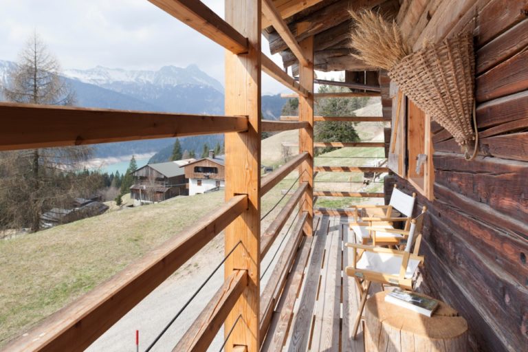 Log cabins and stone houses in Sauris: unique apartments, timeless beauty